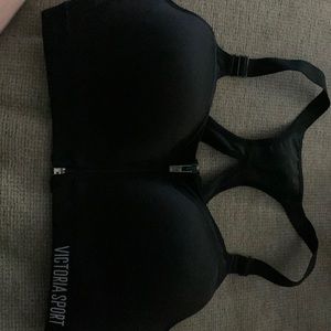 Victorias zip up sports bra